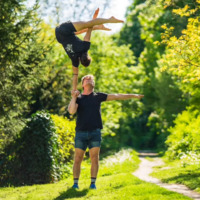 Fer and Fifi, acroyoga teachers from Spain and Israel teaching at Urban Acro Festival Zürich