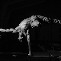 Nelson, acro teacher from Portugal teaching at Urban Acro Festival Zürich